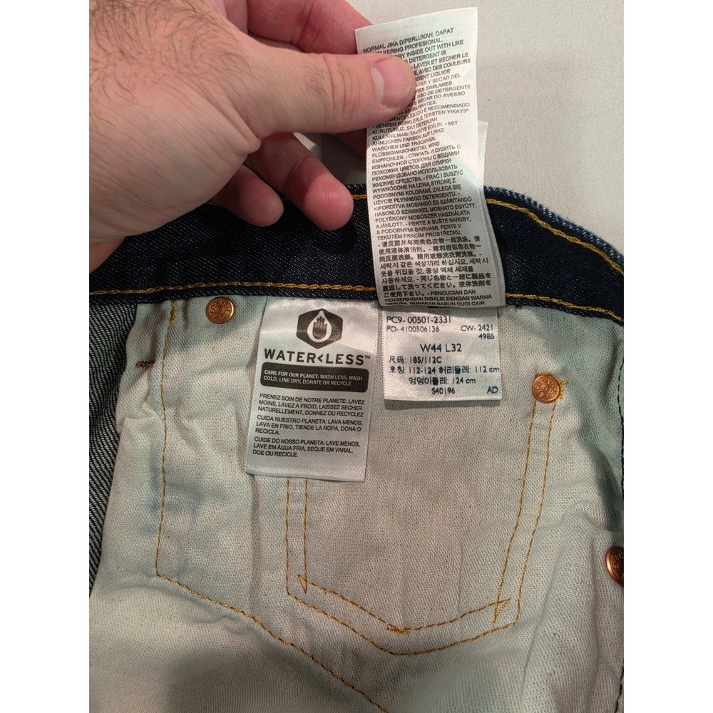 Levis 501 Original Fit Stretch Jeans Mens 44x32 Dark Indigo Blue Button Fly NEW - Picture 3 of 7